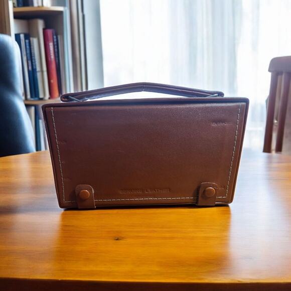 Midland Genuine Leather Portable Radio Solid State 12. WORKS!! - Picture 2 of 6